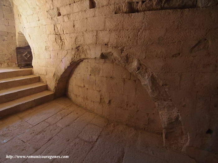 ZONA NORTE DEL TEMPLO CON ARCOS DE DESCARGA DE LA BÓVEDA DE ESTE TRAMO